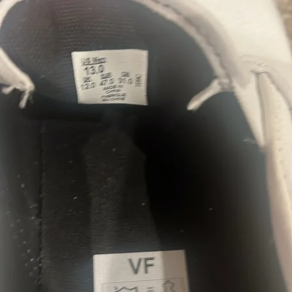 Vans Men’s  size 13 Never worn but few spots and cracks in color due to storage - Picture 5 of 8